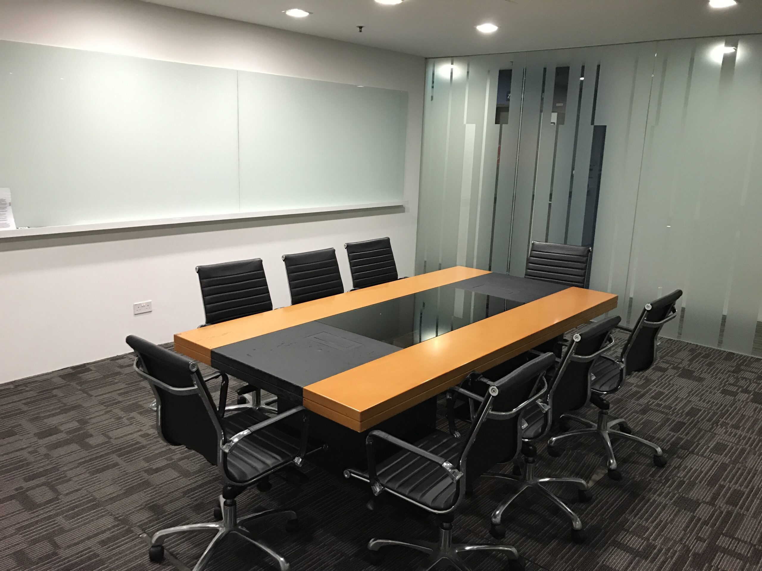 Inno-Centre-Meeting-Room
